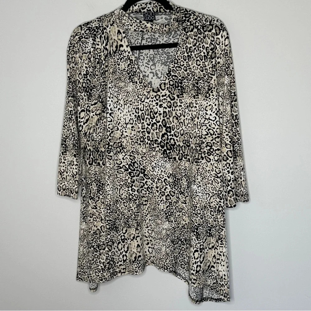 Clara SUNWOO Size XL Leopard Print Tunic Cut Out Liquid Knit Business Office